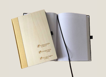 Quaderno in legno di faggio bianco non trattato con dorso oro